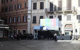I maxischermi allestiti per i funerali del presidente emerito, Giorgio Napolitano. Roma, 26 settembre 2023. ANSA/CLAUDIO PERI