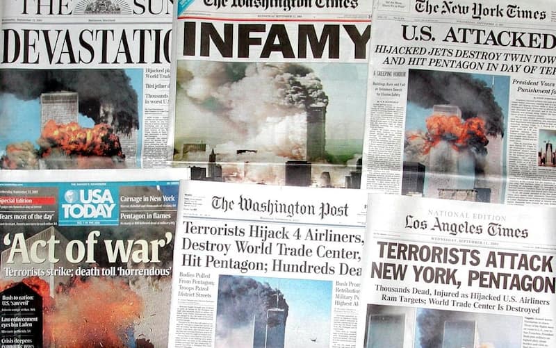 Torri gemelle US newspapers headline 12 September, 2001 the terror attacks on New York and Washington 11 September 2001. A total of four passenger jets were hijacked, with two flying into the World Trade Tower in New York and collapsing them, one flying into the Pentagon and the fourth crashed in a rural area of Pennsylvania. AFP PHOTO (Photo by AFP) (Photo by -/AFP via Getty Images)