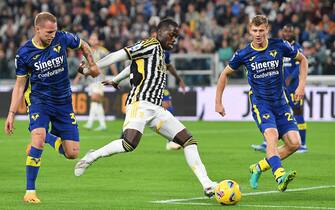 Juventus' Timothy Weah and Hellas Verona's Pawel Dawidowicz in action during the italian Serie A soccer match Juventus FC vs Hellas Verona FC at the Allianz Stadium in Turin, Italy, 28 october 2023 ANSA/ALESSANDRO DI MARCO