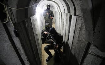 GAZA CITY, GAZA - MARCH 30: Members of Al-Quds Brigades, an armed wing of Islamic Jihad Movement, keep guard at tunnels on Gaza-Israeli border against a possible attack by Israeli forces in Gaza City, Gaza on March 30, 2023. (Photo by Ashraf Amra/Anadolu Agency via Getty Images)