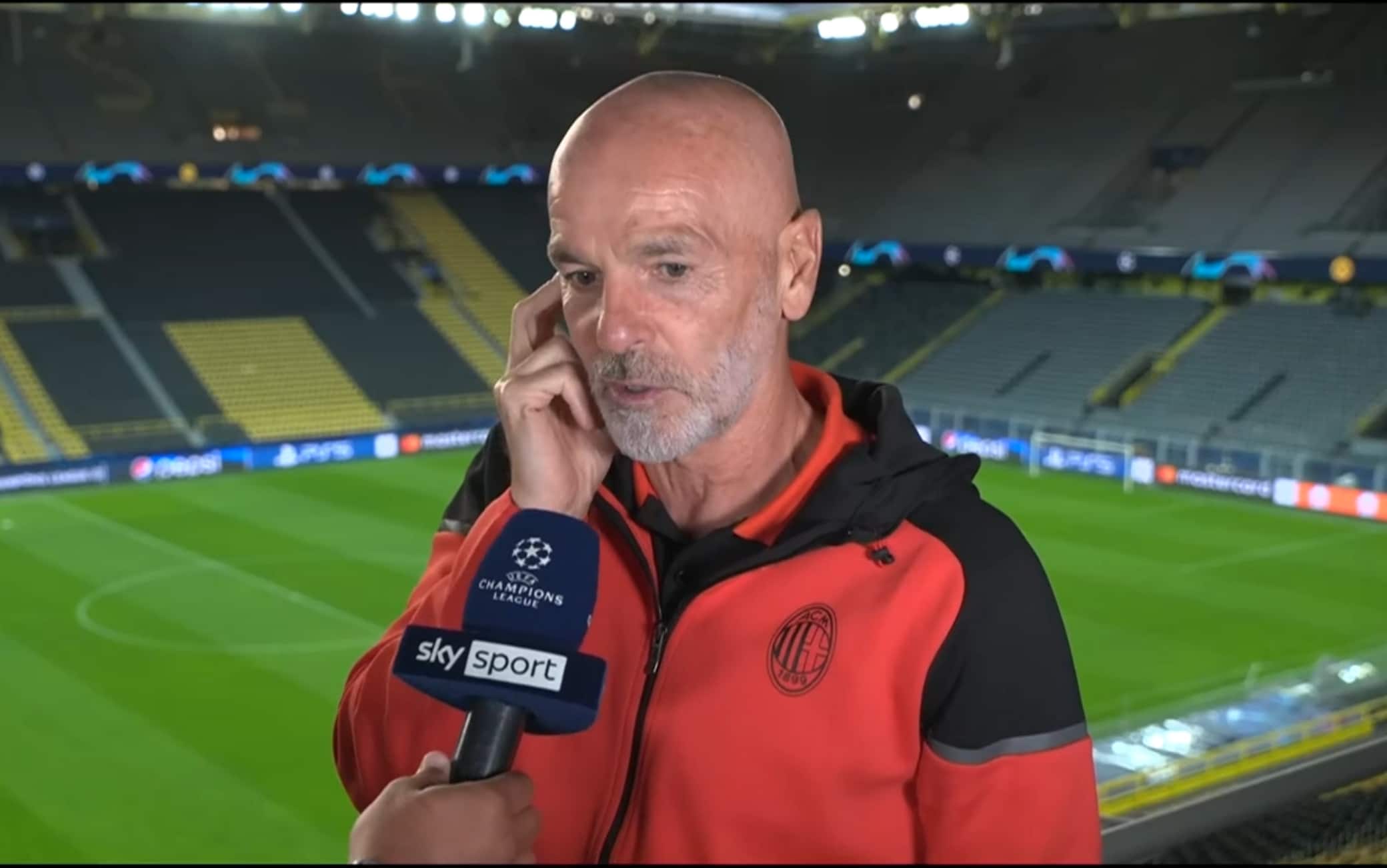 مدرب ميلان، بيولي: 'بدون خوف. المباراة مهمة ولكنها ليست حاسمة' قبل مواجهة بوروسيا دورتموند في دوري الأبطال