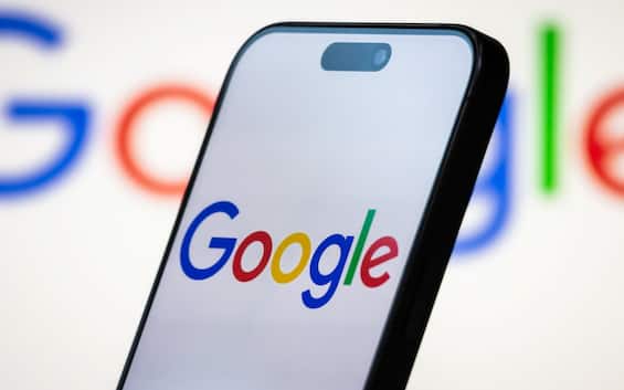 Gallipoli, si fa la doccia in giardino e finisce su Street View: 56enne fa causa a Google Gallipoli, si fa la doccia in giardino e finisce su Street View: 56enne fa causa a Google