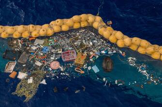 AT SEA PLASTIC GARBAGE COLLECTION