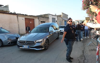 Napoli, tensione a manifestazione contro messa per Messina Denaro