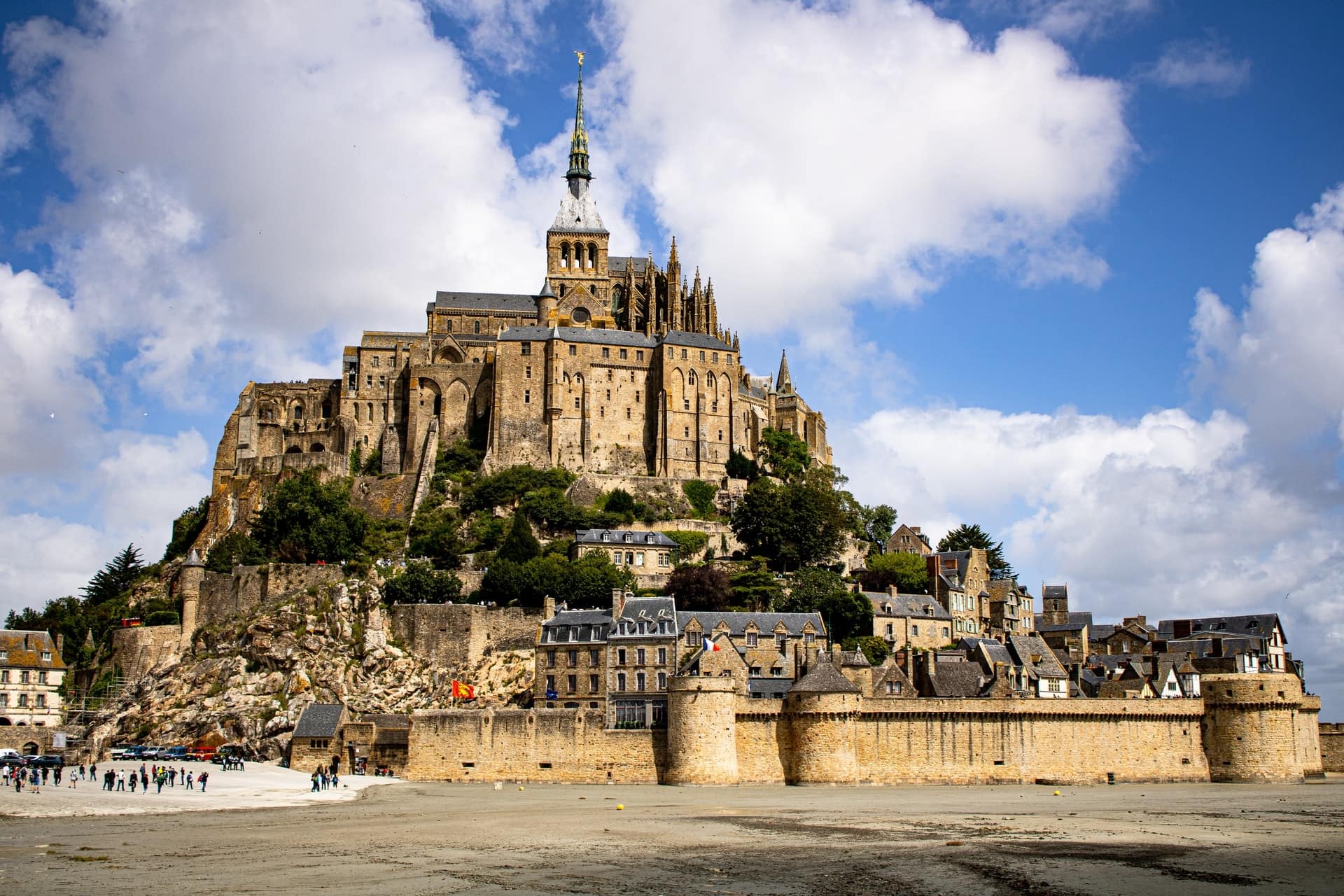 Mont-Saint-Michel.-Photo-by-Thomas-Evraert-on-Unsplash.jpg