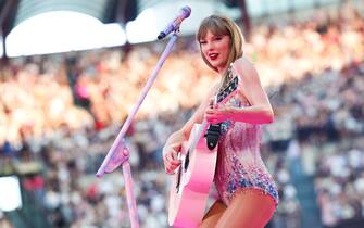 Taylor Swift durante il suo concerto a San Siro