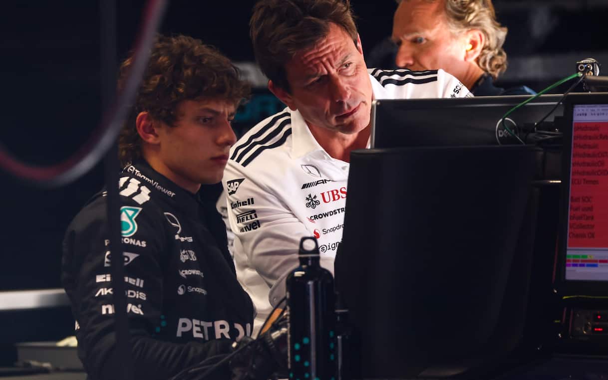 https://static.sky.it/editorialimages/432fec3c2e389746e10d7b501e811e3120b22f0a/skysport/it/motori/formula-1/video/2025/09/19/f1-antonelli-mercato-piloti-news-1037048/kimi_antonelli_wolff_ipa.jpg?im=Resize,width=1218