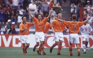 Overmars, troppo bravo per smettere....