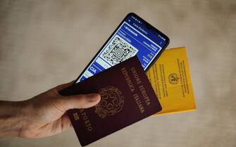 Cosenza - viaggi e turismo: a livello europeo si cerca la soluzione per l'istituzione del passaporto vaccinale Covid-19.