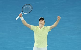 MELBOURNE, AUSTRALIA - JANUARY 26: Jannik Sinner of Italy celebrates winning the championship point against Alexander Zverev of Germany in the Men's Singles Final during day 15 of the 2025 Australian Open at Melbourne Park on January 26, 2025 in Melbourne, Australia. (Photo by Cameron Spencer/Getty Images)
