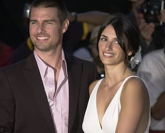 393122 05: Actor Tom Cruise and actress Penelope Cruz arrive at the premiere of her new film "Captain Corelli''s Mandolin" August 13, 2001 in Beverly Hills, CA. (Photo by Vince Bucci/Getty Images)