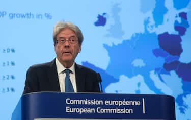 epa11154333 European Commissioner in charge of Economy, Paolo Gentiloni, gives a press conference on the 2024 Winter Economic Forecast in Brussels, Belgium, 15 February 2024. Following subdued growth last year, the EU economy has entered 2024 on a weaker footing than expected. The European Commission's Winter Interim Forecast revises growth in both the EU and the euro area down to 0.5 percent in 2023, from 0.6 percent projected in the Autumn Forecast, and to 0.9 percent (from 1.3 percent) in the EU and 0.8 percent (from 1.2 percent) in the euro area in 2024. In 2025, economic activity is still expected to expand by 1.7 percent in the EU and 1.5 percent in the euro area.  EPA/OLIVIER HOSLET