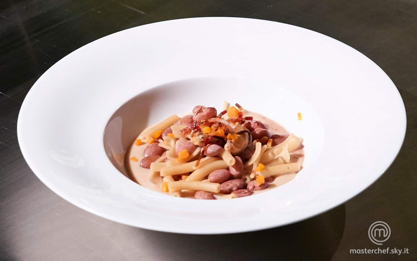 Pasta e fagioli con cozze e pancetta