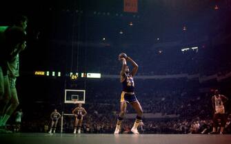 BOSTON, MA - 1967:  Elgin Baylor #22 of the Los Angeles Lakers shoots a foul shot against the Boston Celtics at the Boston Garden in Boston, Massachusetts circa 1967. NOTE TO USER: User expressly acknowledges and agrees that, by downloading and/or using this photograph, user is consenting to the terms and conditions of the Getty Images License Agreement. Mandatory Copyright Notice: Copyright 1967 NBAE (Photo by Walter Iooss Jr./NBAE via Getty Images)