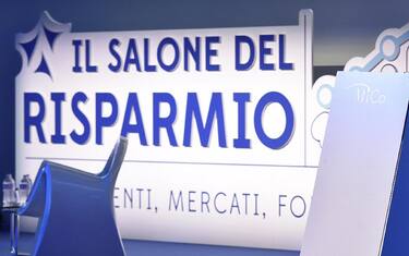 Il ministro dell'Economia Pier Carlo Padoan interviene alla giornata inaugurale del Salone del Risparmio, Milano, 06 aprile 2016. ANSA/FLAVIO LO SCALZO