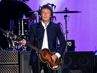 INDIO, CA - OCTOBER 15:  Musician Paul McCartney performs during Desert Trip at the Empire Polo Field on October 15, 2016 in Indio, California.  (Photo by Kevin Winter/Getty Images)