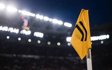 ALLIANZ STADIUM, TURIN, ITALY - 2023/05/11: A corner flag bearing the logo of Juventus FC is seen prior to the UEFA Europa League semifinal first leg football match between Juventus FC and Sevilla FC. The match ended 1-1 tie. (Photo by Nicolò Campo/LightRocket via Getty Images)