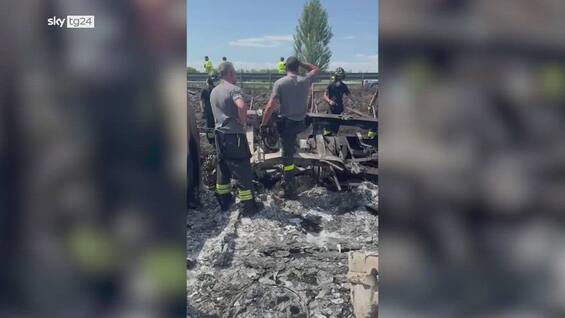 Esplode autocisterna Gpl, morto l Esplode autocisterna Gpl, morto l