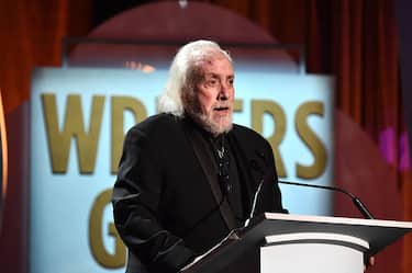 LOS ANGELES, CA - FEBRUARY 13:  Writer/director Robert Towne speaks onstage during the 2016 Writers Guild Awards at the Hyatt Regency Century Plaza on February 13, 2016 in Los Angeles, California.  (Photo by Alberto E. Rodriguez/Getty Images for Writers Guild of America, West)