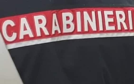 Uomo ucciso a coltellate in casa nel Pavese: bloccato l'assassino
