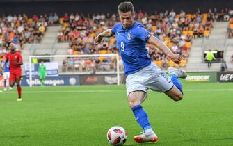 epa06917854 Andrea Pinamonti from Italy in action during the UEFA European Under-19 final match between Italy and Portugal in Seinajoki, Finland, 29 July 2018.  EPA/KIMMO BRANDT