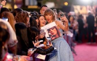 05_taylor_swift_the_eras_tour_premiere_getty - 1