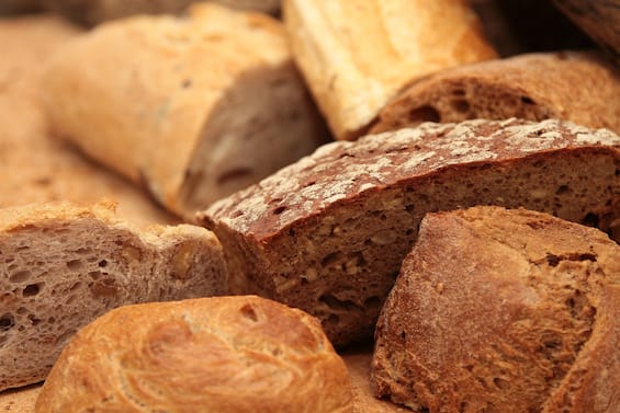 Plastica in un panino, Milano Ristorazione ritira il pane integrale da scuole e asili