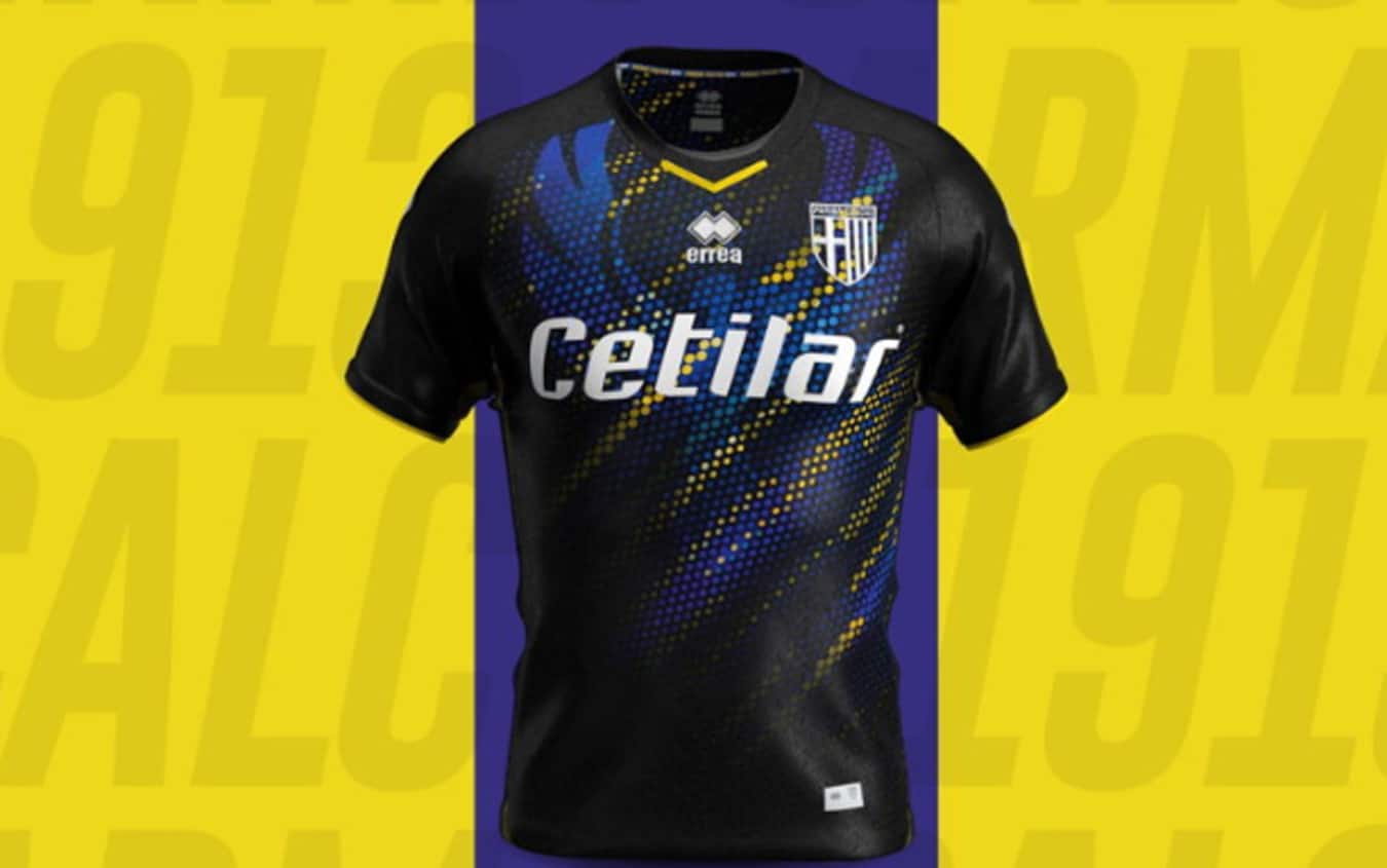 Parma ecco la terza maglia Araba Fenice sul petto. FOTO Sky Sport