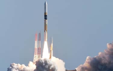 epa10845444 An H2A rocket lifts off from Tanegashima Space Center in Kagoshima Prefecture, southwestern Japan, 07 September 2023. Japan Aerospace Exploration Agency (JAXA) successfully launched an H2A rocket from the Tanegashima Space Center. The rocket was carrying a SLIM small lunar explorer and an XRISM X-ray astronomy satellite.  EPA/JIJI PRESS JAPAN OUT EDITORIAL USE ONLY/