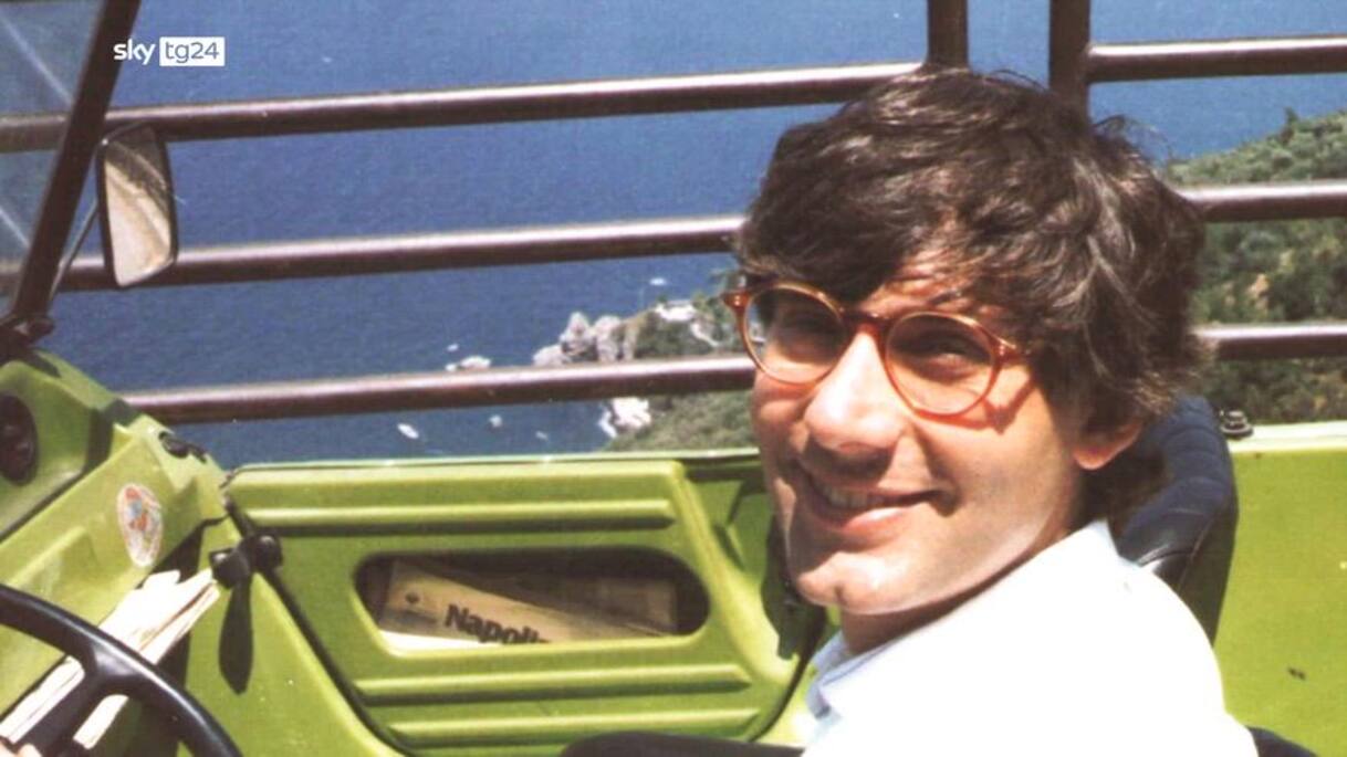 Giancarlo Siani, 40 anni dall'omicidio del giornalista | Video Sky TG24