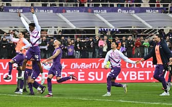Fiorentina's players celebrate the victory at the end of the Italian serie A soccer match ACF Fiorentina vs US Lecce at Artemio Franchi Stadium in Florence, Italy, 19 March 2023
ANSA/CLAUDIO GIOVANNINI