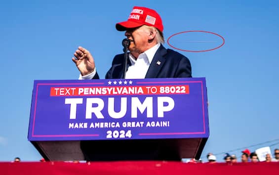 Attentato a Trump, virale la foto del Nyt con il proiettile che sfiora