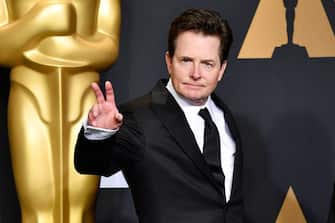 HOLLYWOOD, CA - FEBRUARY 26: Actor Michael J. Fox poses in the press room during the 89th Annual Academy Awards at Hollywood & Highland Center on February 26, 2017 in Hollywood, California.  (Photo by Frazer Harrison/Getty Images)