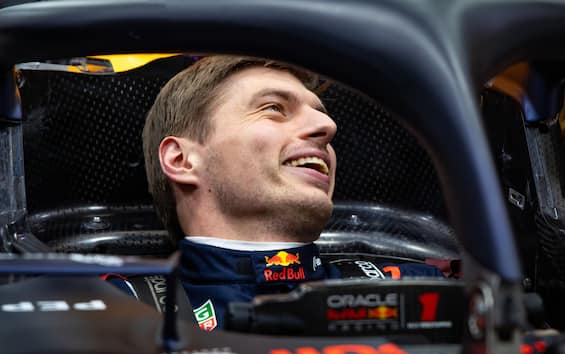 https://static.sky.it/editorialimages/475479083a3fd9b2a74d14246807cfd187464925/external-upload/liveblog-manager/sport/2025/07/03/verstappen%20sito%20red%20bull%202025%20sorriso.jpg?im=Resize,width=565