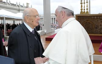 Giorgio Napolitano  e Papa Francesco
ANSA/OSSERVATORE ROMANO PRESS OFFICE ++ NO SALES, EDITORIAL USE ONLY ++