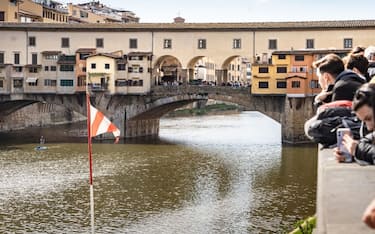 18 April 2022, Italy, Florenz: View of Florence with the Old Bridge (Ponte Vecchio) over the Arno River in the old town. Photo: Frank Rumpenhorst/dpa/Frank Rumpenhorst/dpa (Photo by Frank Rumpenhorst/picture alliance via Getty Images)