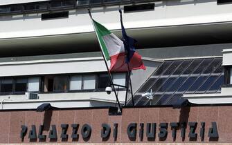 Il Palazzo di Giustizia di Napoli