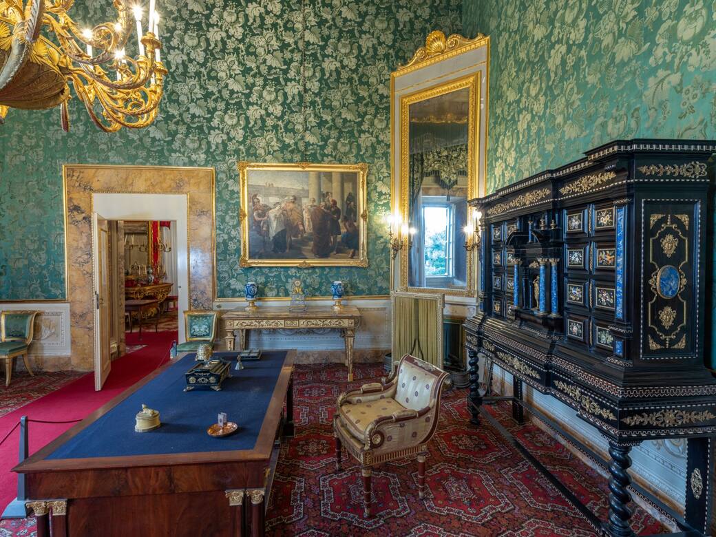 Lo_studio_del_Re_nell’appartamento_della_Duchessa_Savoia_-_Palazzo_Pitti_Firenze._Courtesy_ufficio_stampa_Gallerie_degli_Uffizi.jpg