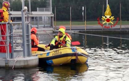 Milano, è morto il bimbo di 8 anni caduto nel Naviglio con la bici