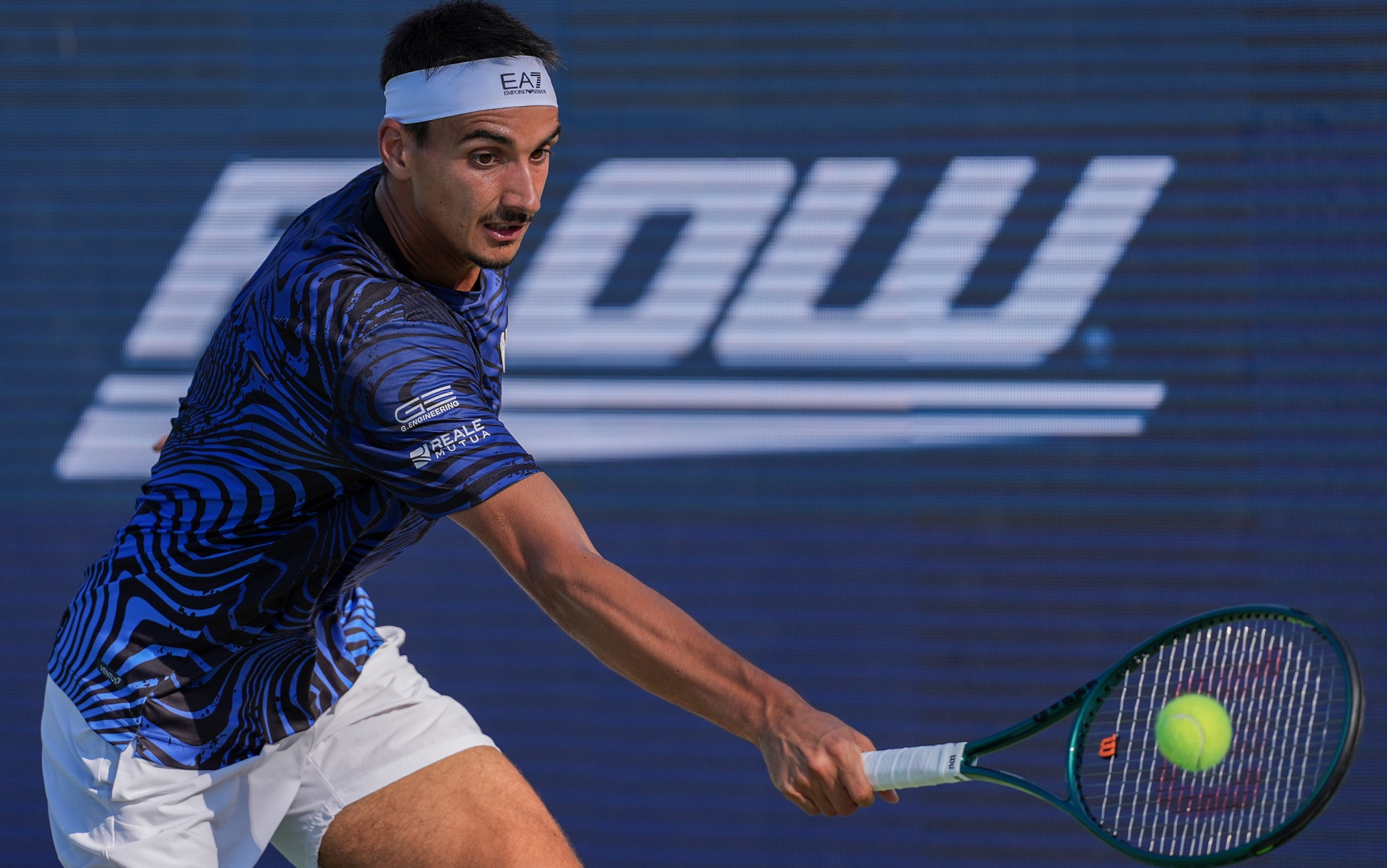 Sonego saluta Pechino: Mannarino vince in 3 set