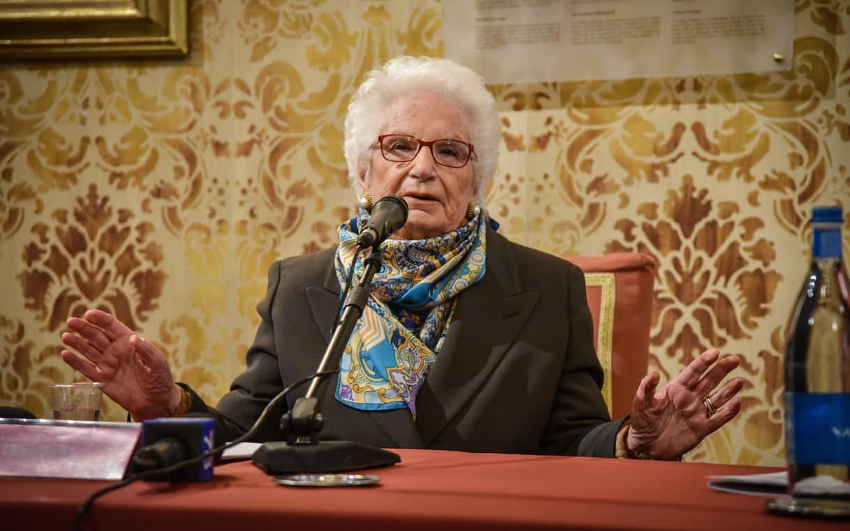 insulti a liliana segre la scrittrice cecilia parodi condannata a un anno e sei mesi