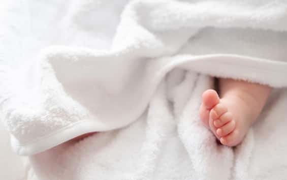 molise a montemitro nato il primo bambino dopo 10 anni campane a festa