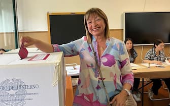 La presidente della Regione Umbria Donatella Tesei ha votato a Montefalco, in provincia di Perugia, 09 giugno 2024.
ANSA/ UFFICIO STAMPA
+++ ANSA PROVIDES ACCESS TO THIS HANDOUT PHOTO TO BE USED SOLELY TO ILLUSTRATE   NEWS REPORTING OR COMMENTARY ON THE FACTS OR EVENTS DEPICTED IN THIS IMAGE; NO   ARCHIVING; NO LICENSING +++ NPK +++