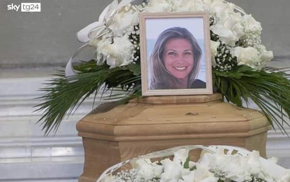 Addio Claudia Adamo, a Roma celebrati i funerali Addio Claudia Adamo, a Roma celebrati i funerali
