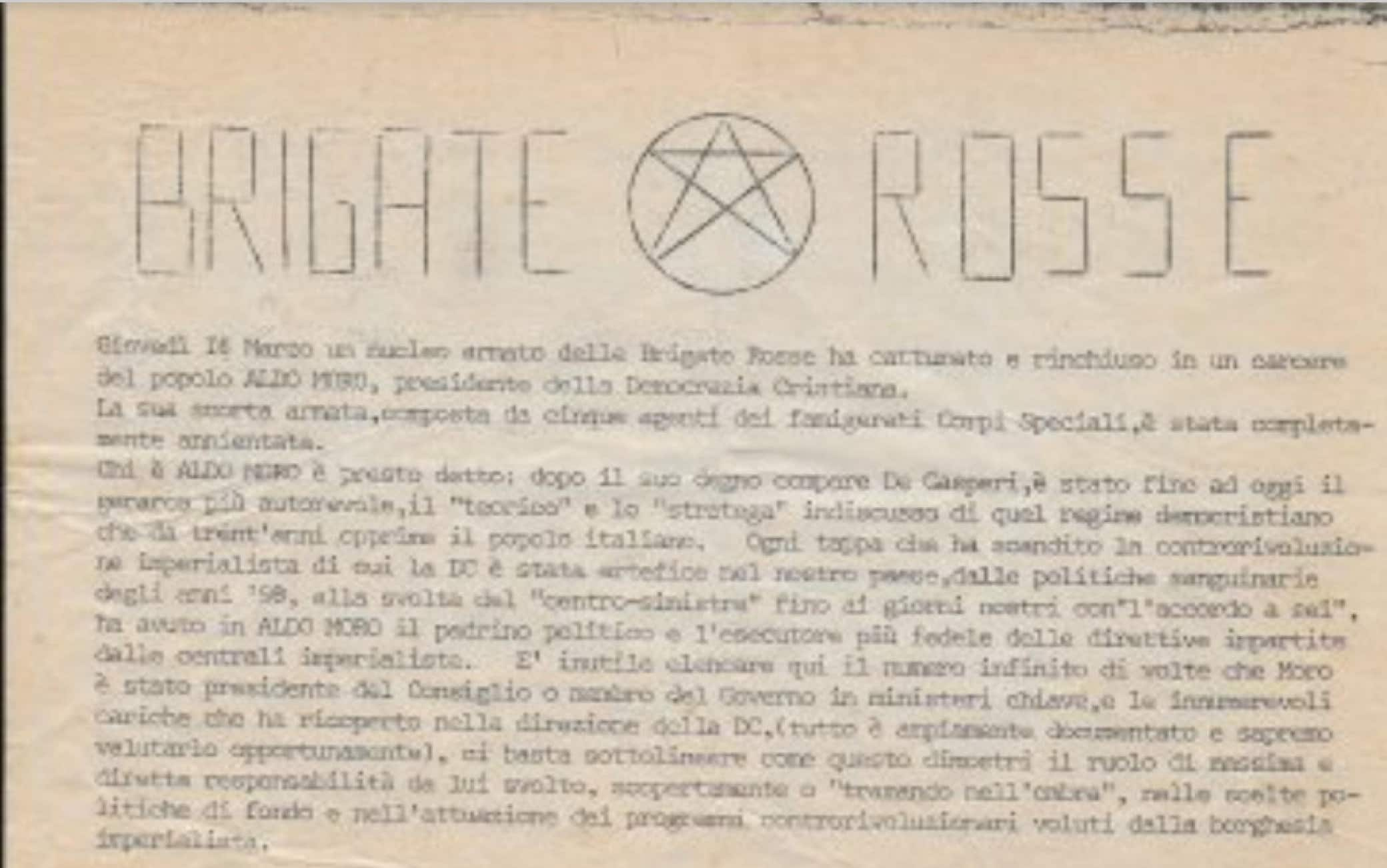 "Lotto 43, base d'asta:600". E' quanto compare nella pagina online della casa d'aste Bertolani Fine Art che ha messo all'incanto il volantino con cui le Brigate Rosse rivendicarono il sequestro di Aldo Moro e l'uccisione della sua scorta, nel marzo del 1978 a Roma. 
ANSA/ ++HO - NO SALES EDITORIAL USE ONLY++