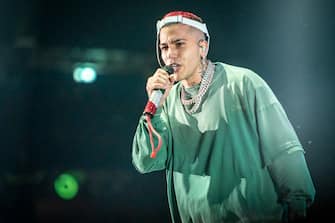 MILAN, ITALY - SEPTEMBER 25: Sfera Ebbasta performs at Mediolanum Forum of Assago on September 25, 2022 in Milan, Italy. (Photo by Francesco Prandoni/Getty Images)