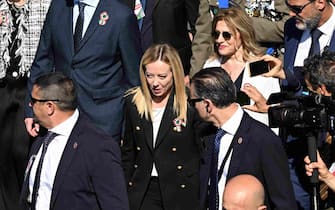 Il presidente del Senato, Ignazio La Russa e il presidente del Consiglio, Giorgia Meloni, durante un
momento della parata militare organizzata per le celebrazioni per il 77esimo anniversario della proclamazione della Repubblica in via dei Fori Imperiali a Roma, 2 giugno 2023. ANSA/CLAUDIO PERI