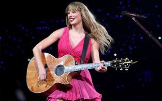 11_taylor_swift_look_the_eras_tour_2024_getty - 1
