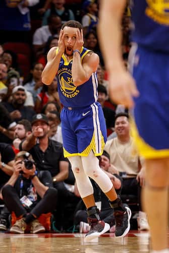 HOUSTON, TEXAS - OCTOBER 29: Stephen Curry #30 of the Golden State Warriors reacts after making a three point shot in the second half against the Houston Rockets at Toyota Center on October 29, 2023 in Houston, Texas.  NOTE TO USER: User expressly acknowledges and agrees that, by downloading and or using this photograph, User is consenting to the terms and conditions of the Getty Images License Agreement. (Photo by Tim Warner/Getty Images)