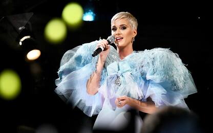 Katy Perry mostra il regalo ricevuto da Taylor Swift